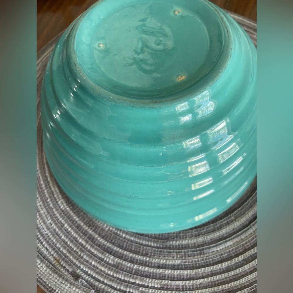 Vintage Bauer 12  Turquoise ringwrar. beehive bowl